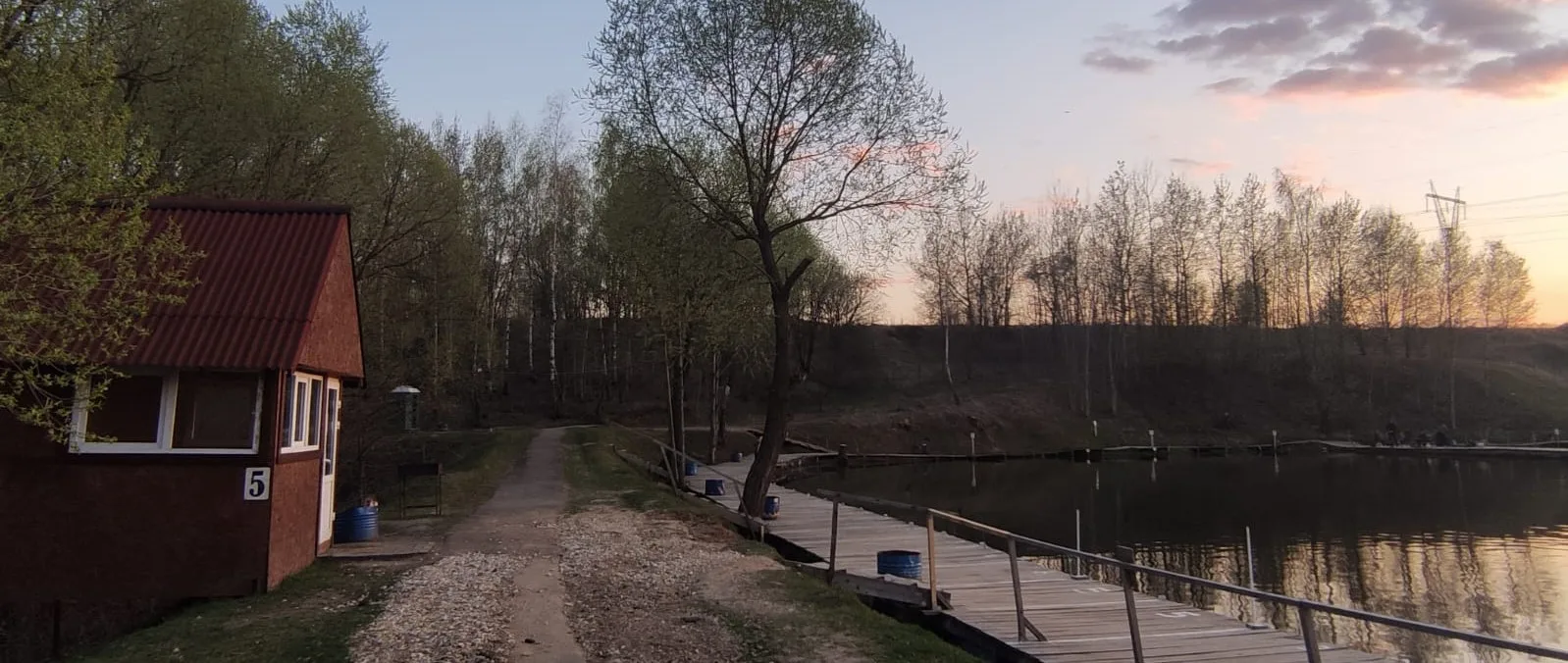 Понтонные мостки на закате