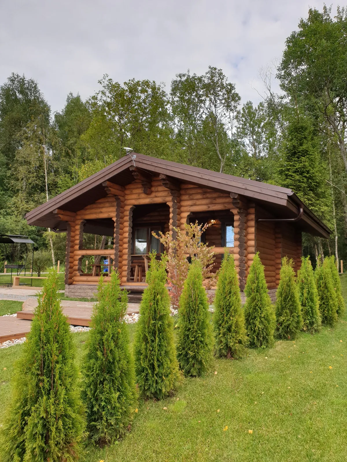 Беседка на территории