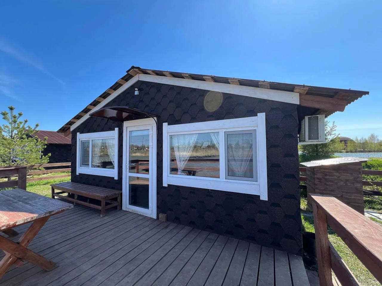Домик с террасой